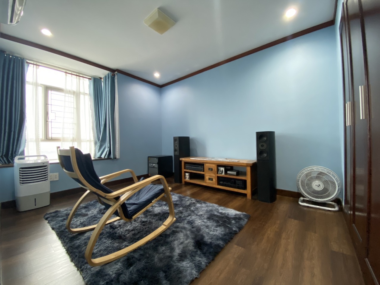 08890d6056d08d8ed4c1